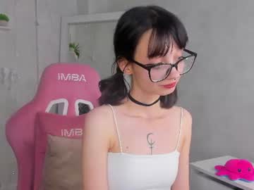 Emily 🎀 Online days :Tu /Wen /Th /Fr /Sat